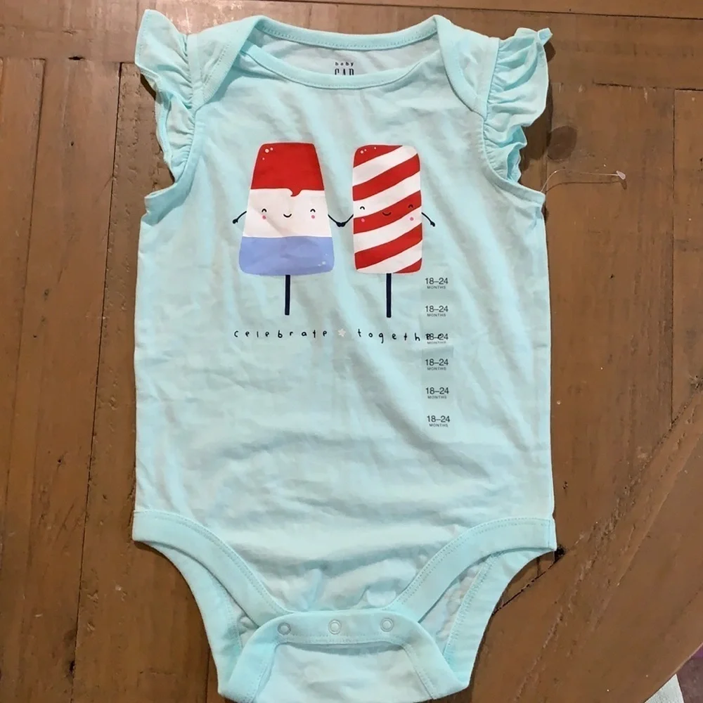 4/$20 gap American popsicles flutter sleeve top
